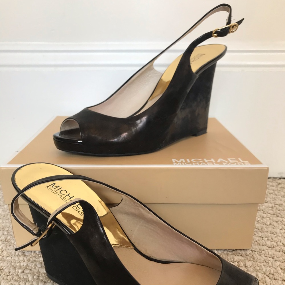 Michael Kors Black leather “Kacie” wedge - size 9